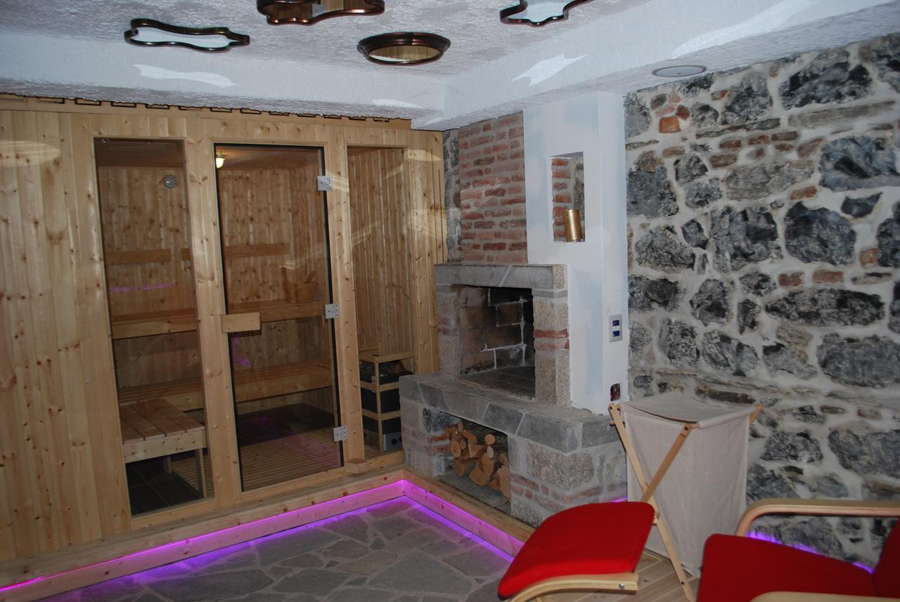 Hotel Vila Sigal Korce Exterior photo